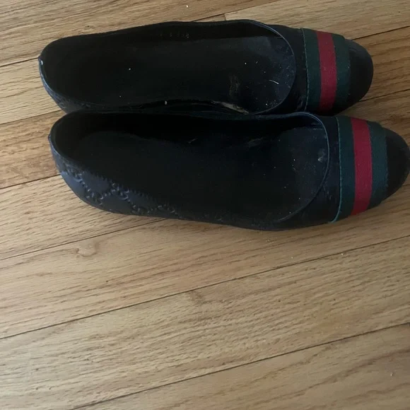Gucci Black Flats with Red and Green Stripes - Picture 3 of 6